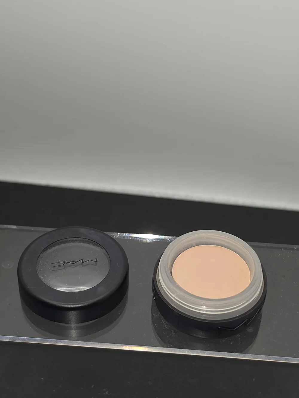 VINTAGE MAC 1990s SCREW TOP EYESHADOW- 